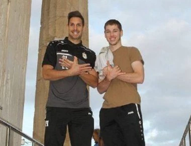 Ζητάει συγγνώμη ο ποδοσφαιριστής της Ντουντελάνζ για τον αετό της «Μεγάλης Αλβανίας»: «Είμαι βλάκας!»